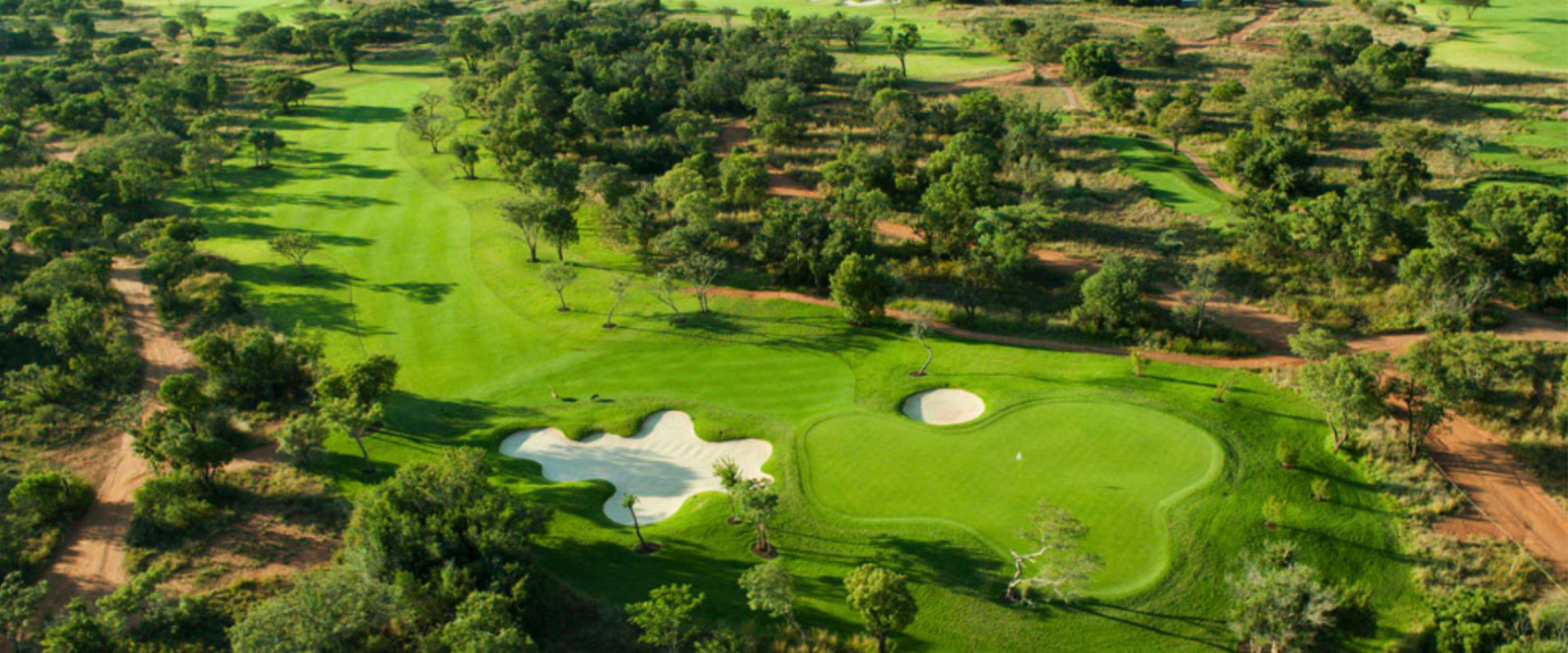 Jogar golfe no campo de golfe Arabella