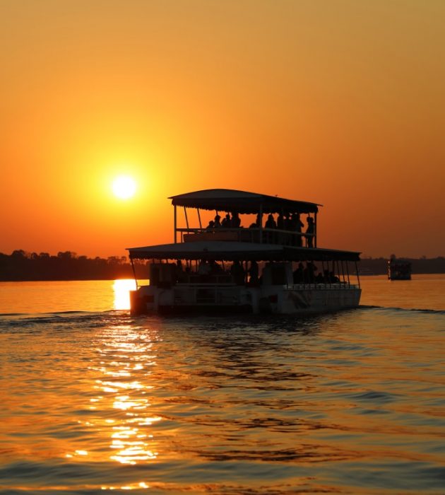 Barco Safaris ao longo do rio Luangwa Sul 6