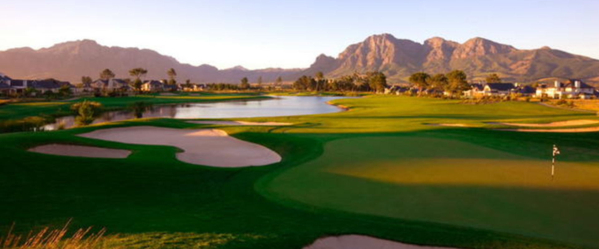 Jogar golfe no campo de golfe Pearl Valley