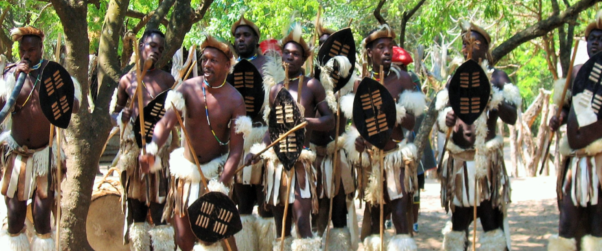 Visite a aldeia cultural da suázi