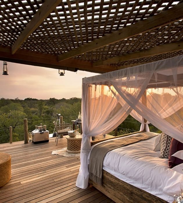 A Romantic Star-Bed Treehouse 21